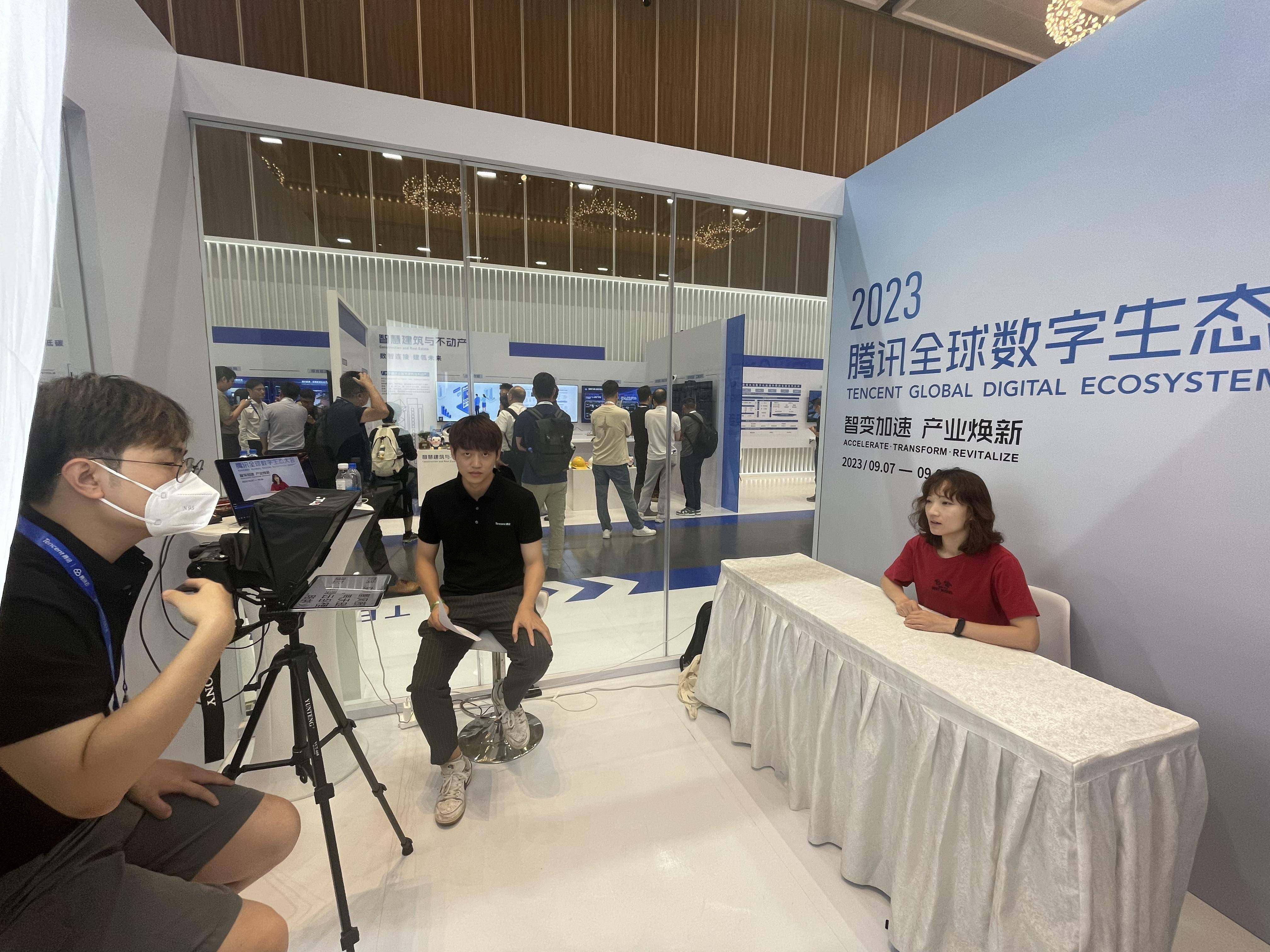 og真人app1小时天生数字分身！腾讯云数智人工场再升级